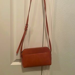 Gently used shoulder bag!